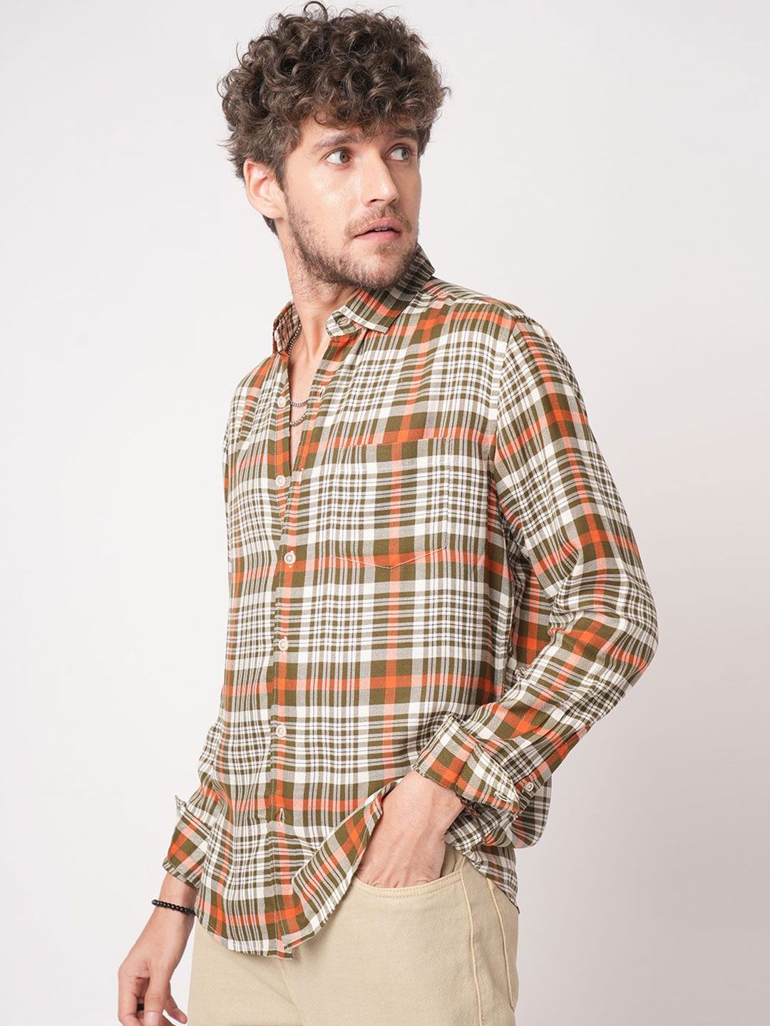 VASTRADO Men Classic Slim Fit Checked Cutaway Collar Casual Shirt