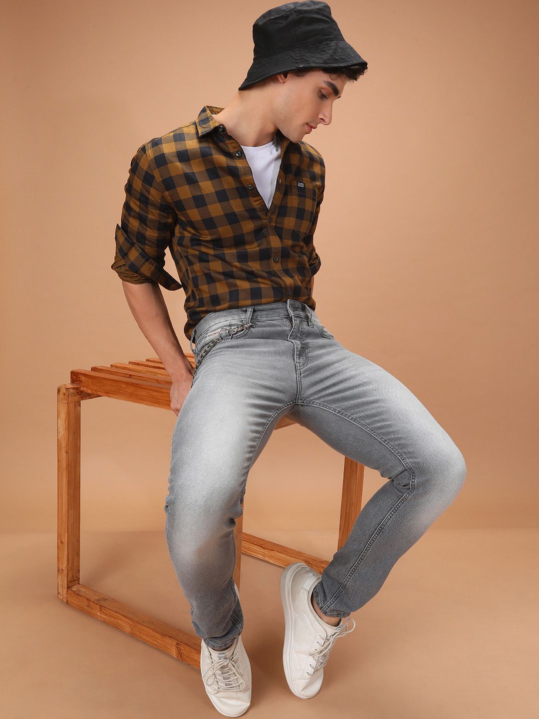 The Indian Garage Co Men Grey Slim Fit Mid-Rise Clean Look Jeans