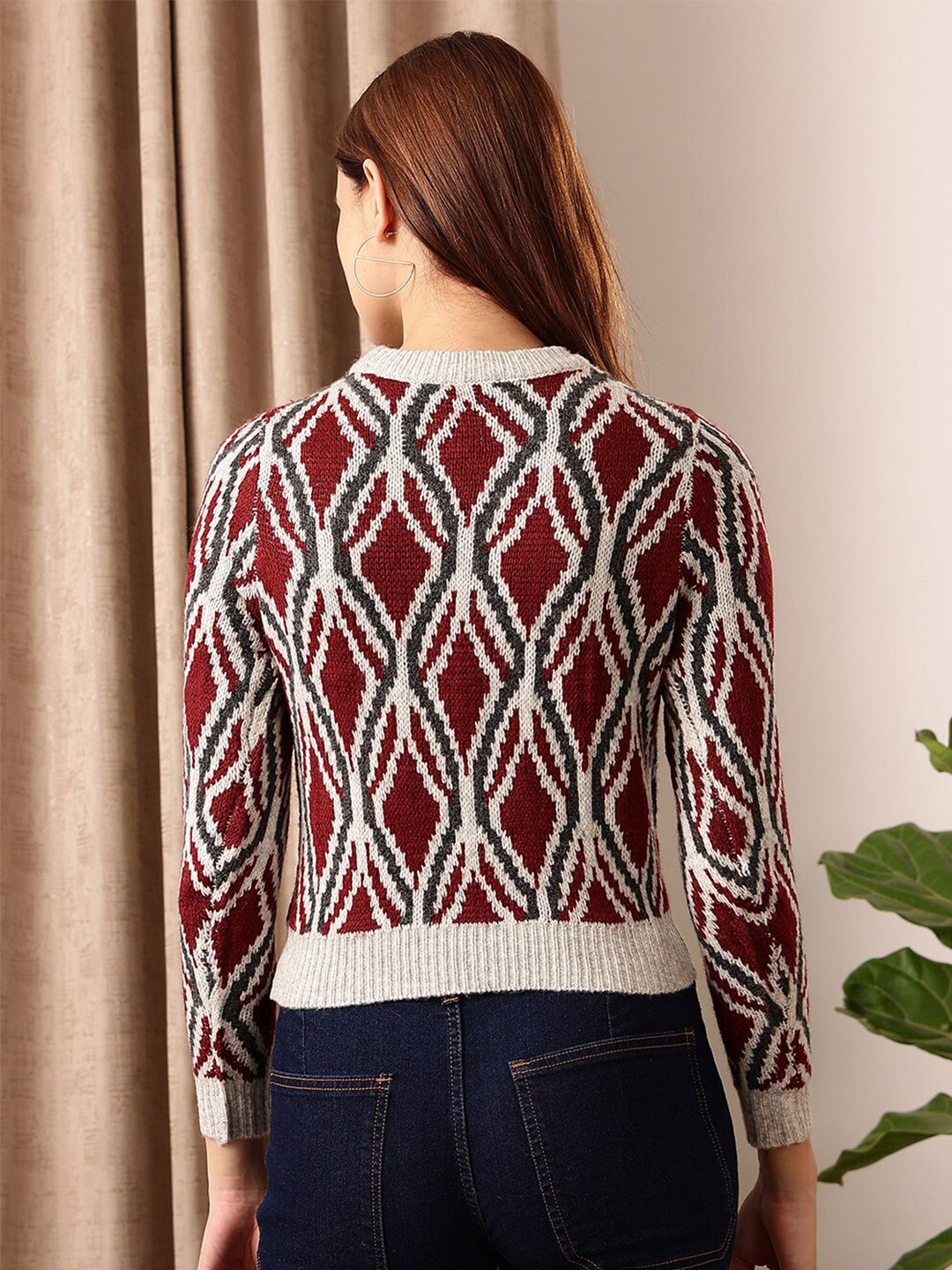 STREET 9 White & Red Cable Knit Crop Pullover