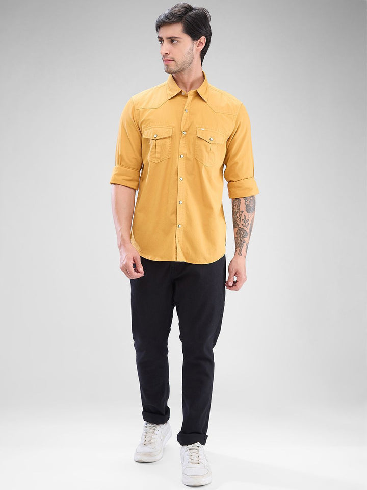 SPYKAR Men Solid Pocket Detailing Slim Fit Casual Shirt