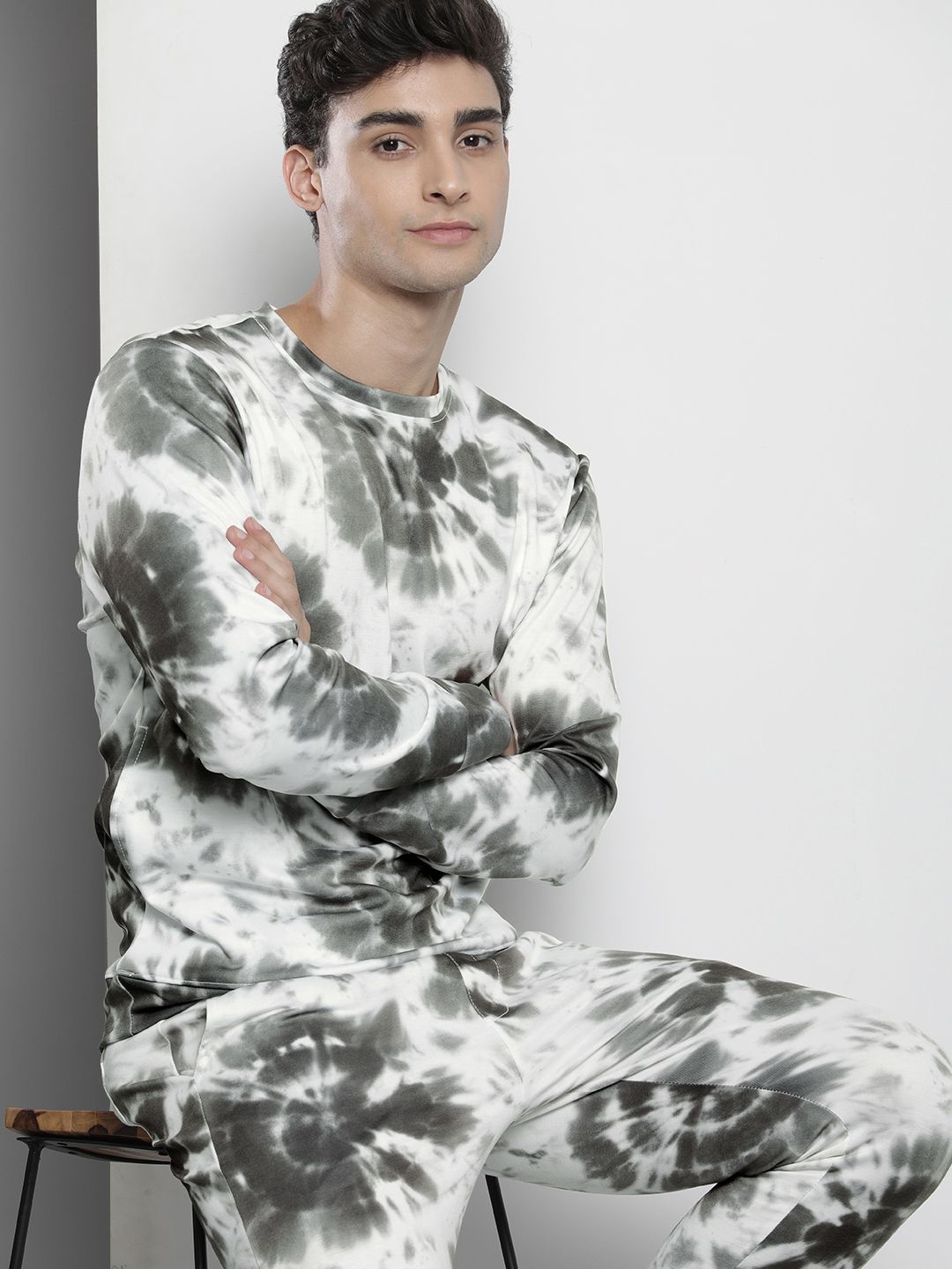 The Indian Garage Co Men Off-White & Charcoal Grey Dyed Sweatshirt & Joggers Set