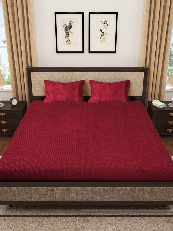 KLOTTHE Red Abstract Woolen Double King Bed Sheet with 2 Pillow Covers