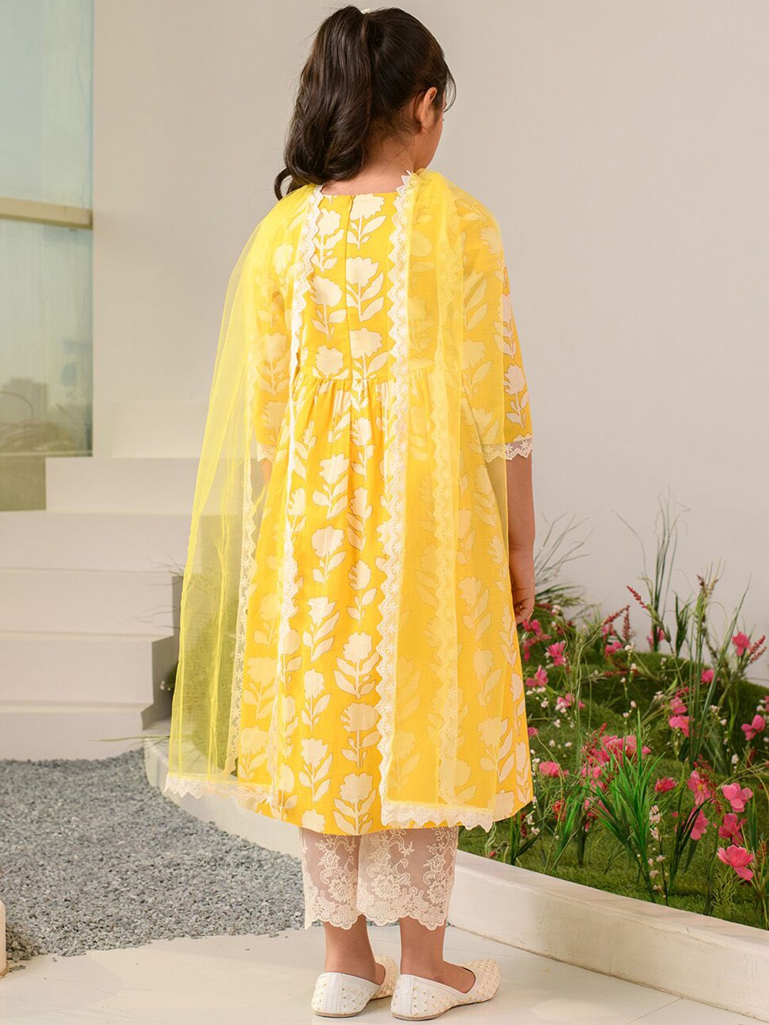 pspeaches Girls Floral Printed Regular Pure Cotton Kurta with Trousers & Dupatta
