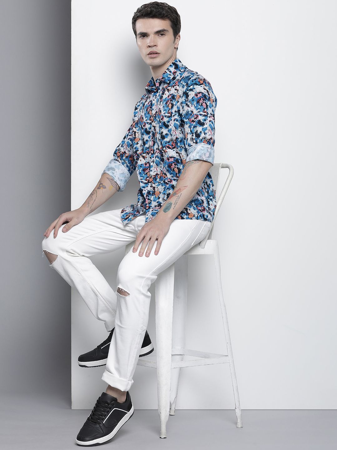 The Indian Garage Co Men Pure Cotton Slim Fit Opaque Printed Party Shirt