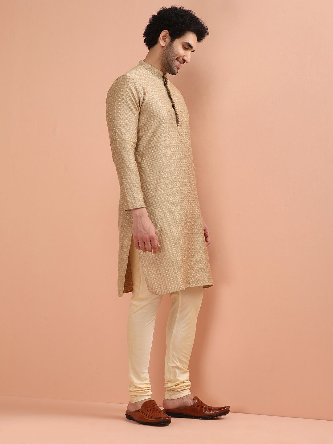 KISAH Men Ethnic Motifs Woven Design Kurta with Churidar