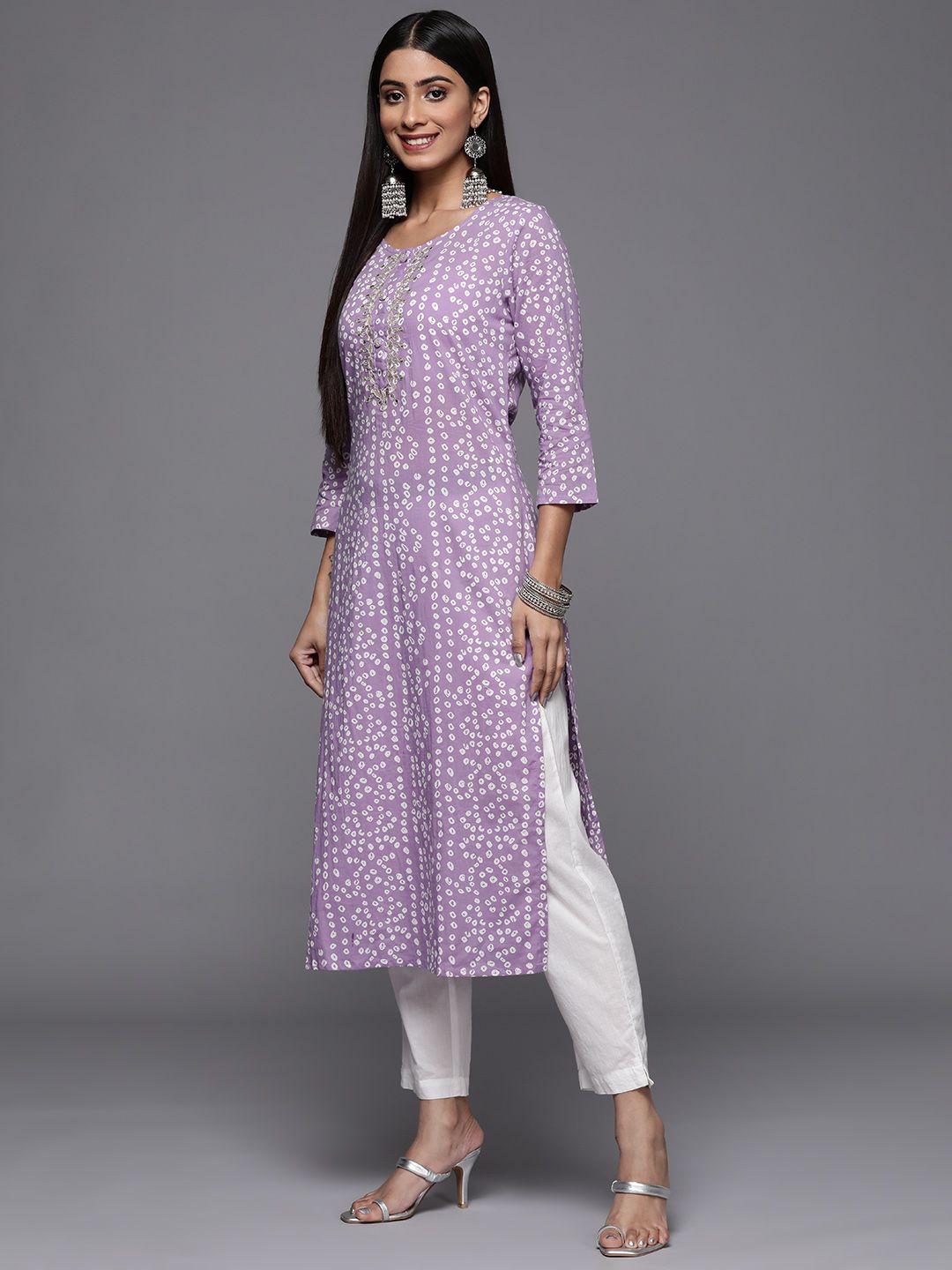 Varanga Women Lavender & White Bandhani Printed Gotta Patti Cotton Straight Kurta