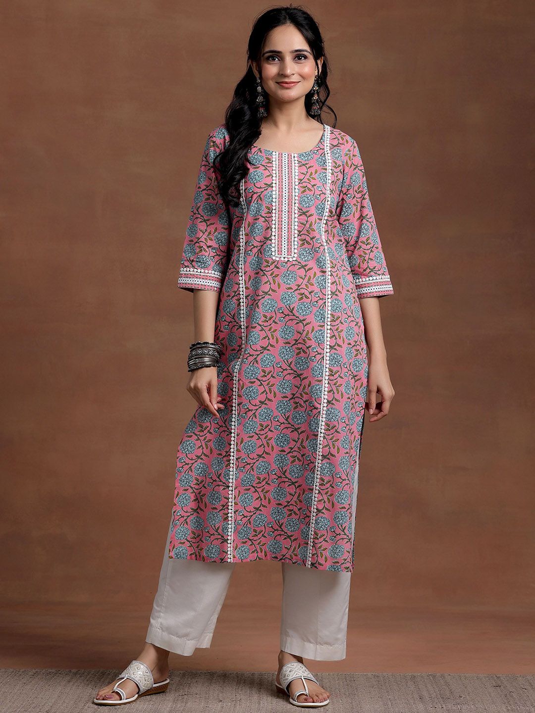 Libas Women Floral Printed Gotta Patti Floral Kurta