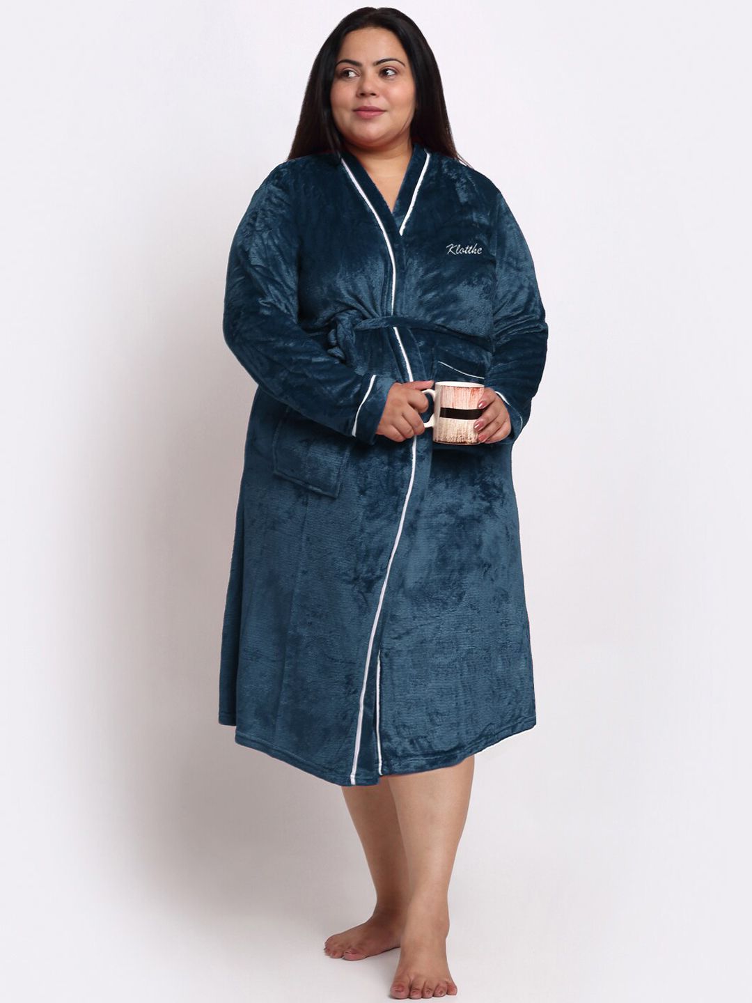 KLOTTHE Plus Size Long Sleeved Wool Bath Robe With Belt