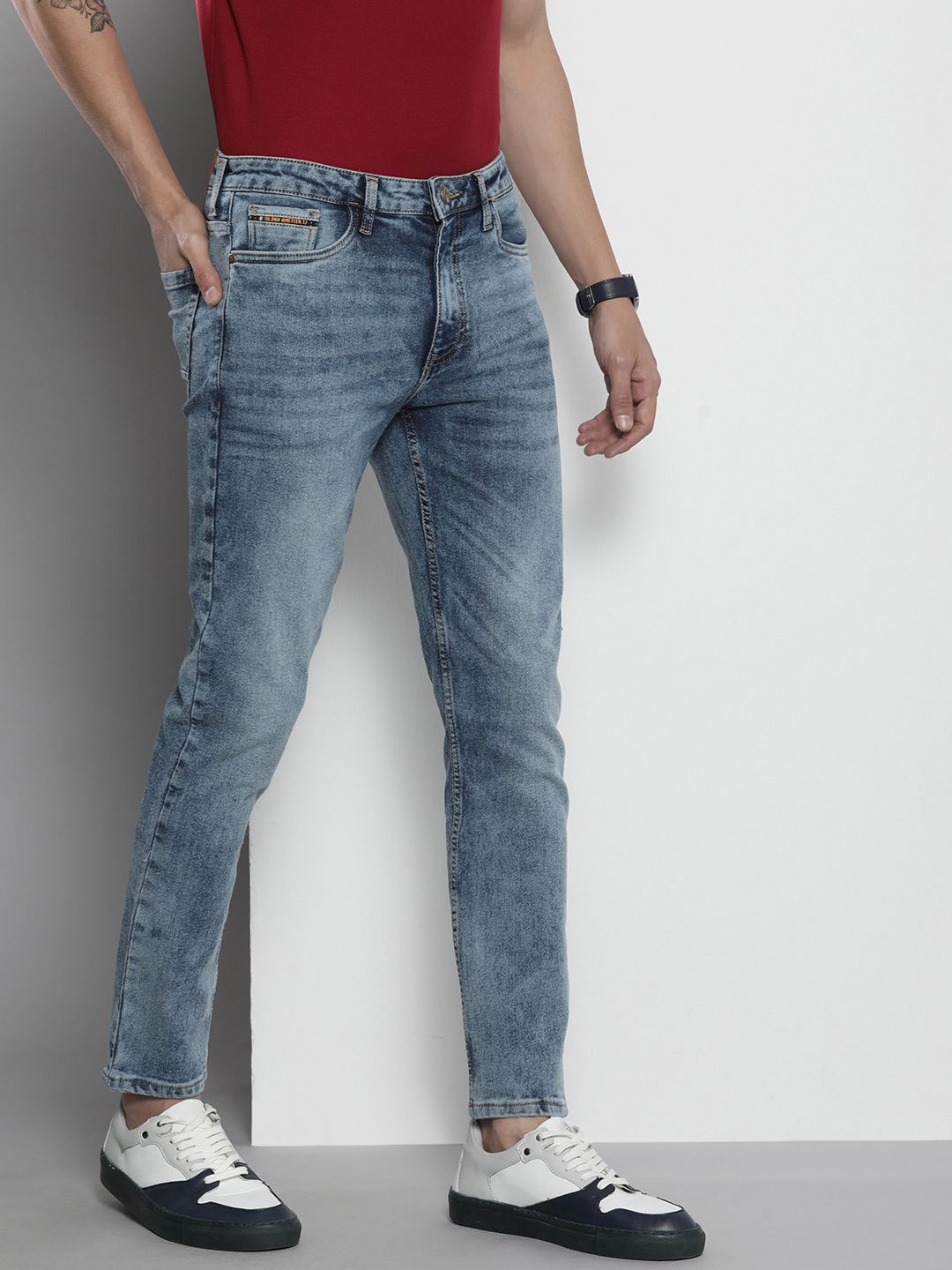 The Indian Garage Co Men Blue Slim Fit Light Fade Stretchable Jeans