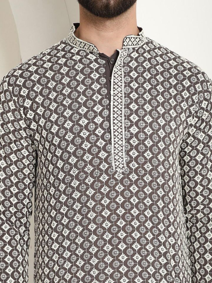 SOJANYA Ethnic Motifs Embroidered Mandarin Collar Pure Cotton Straight Kurta