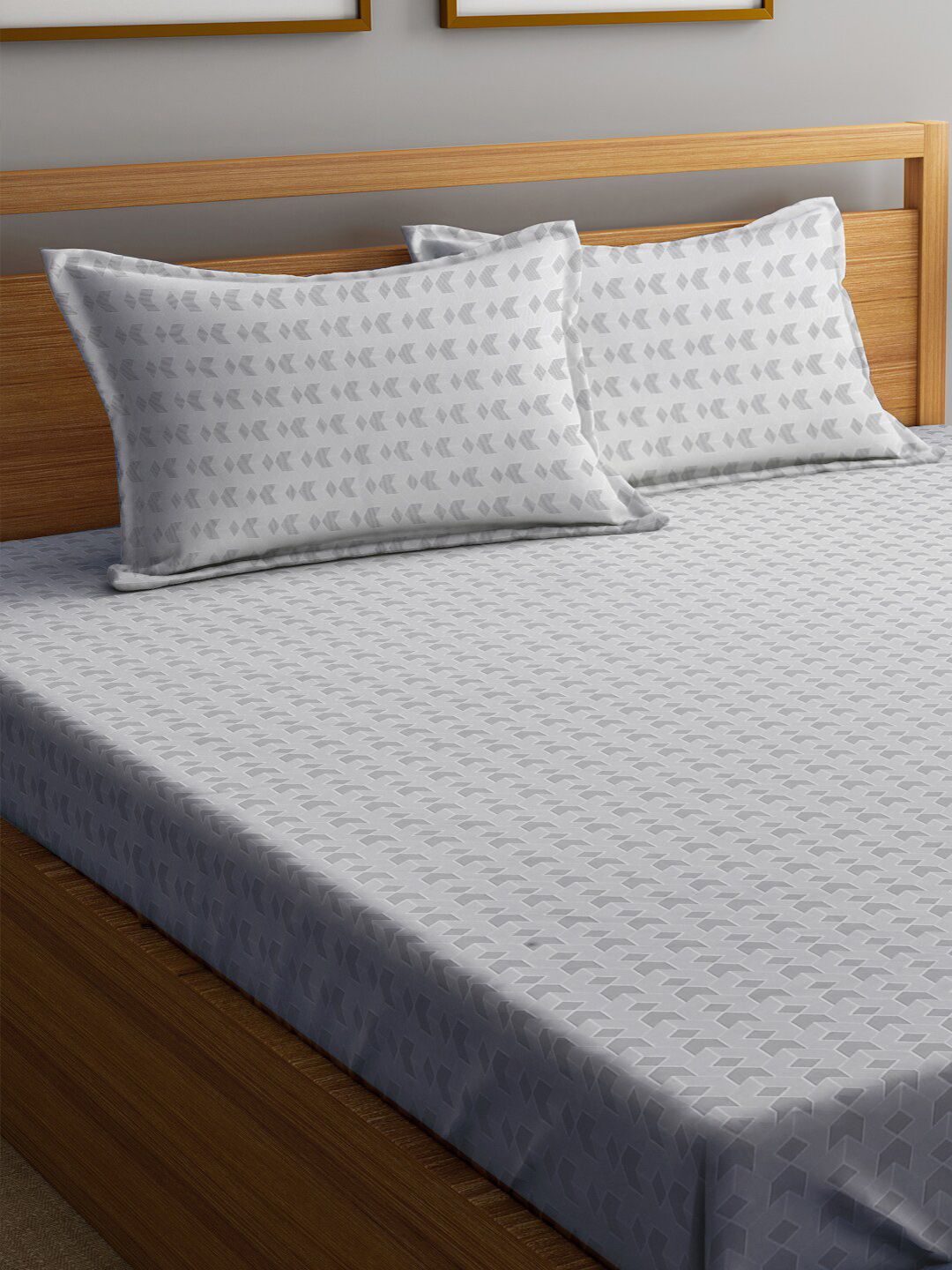 KLOTTHE Grey & White Printed 300TC Fitted Double King Bedsheet With 2 Pillow Covers