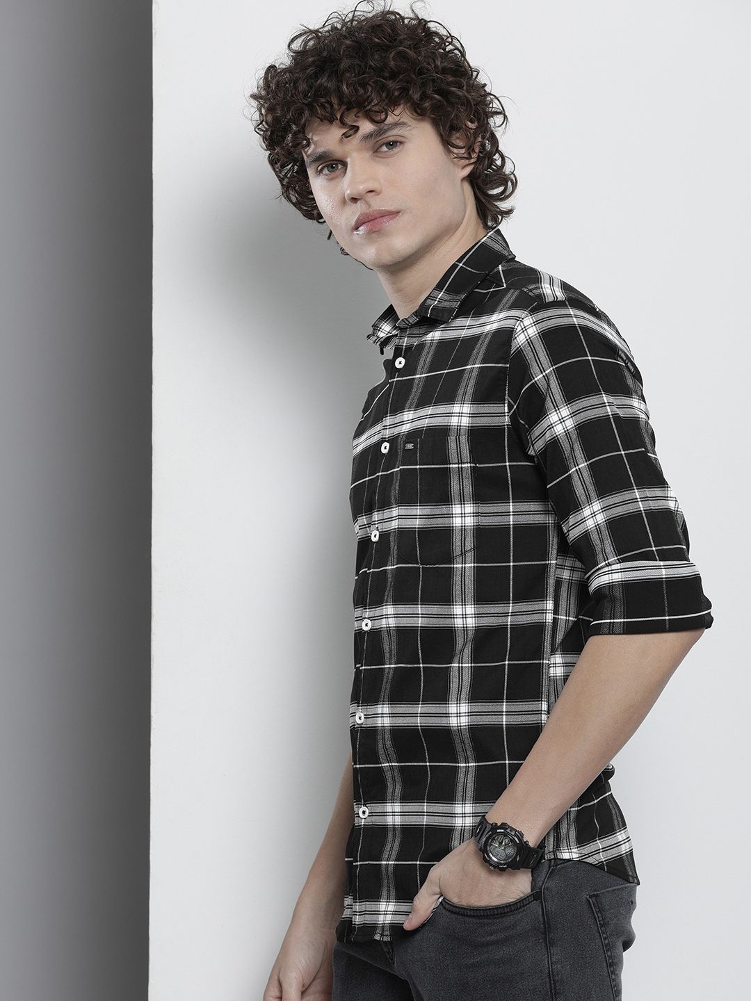 The Indian Garage Co Men Checked Casual Shirt