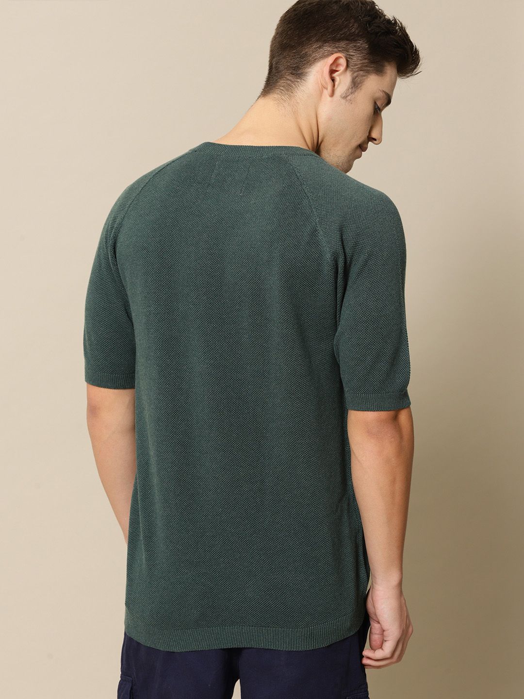 Mr Bowerbird Men Green Solid Tailored Fit Round Neck Sweater Pure Cotton T-shirt