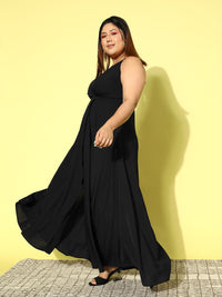 Berrylush Curve Plus Saiz Tali Bahu Pepejal Crepe Maxi Dress