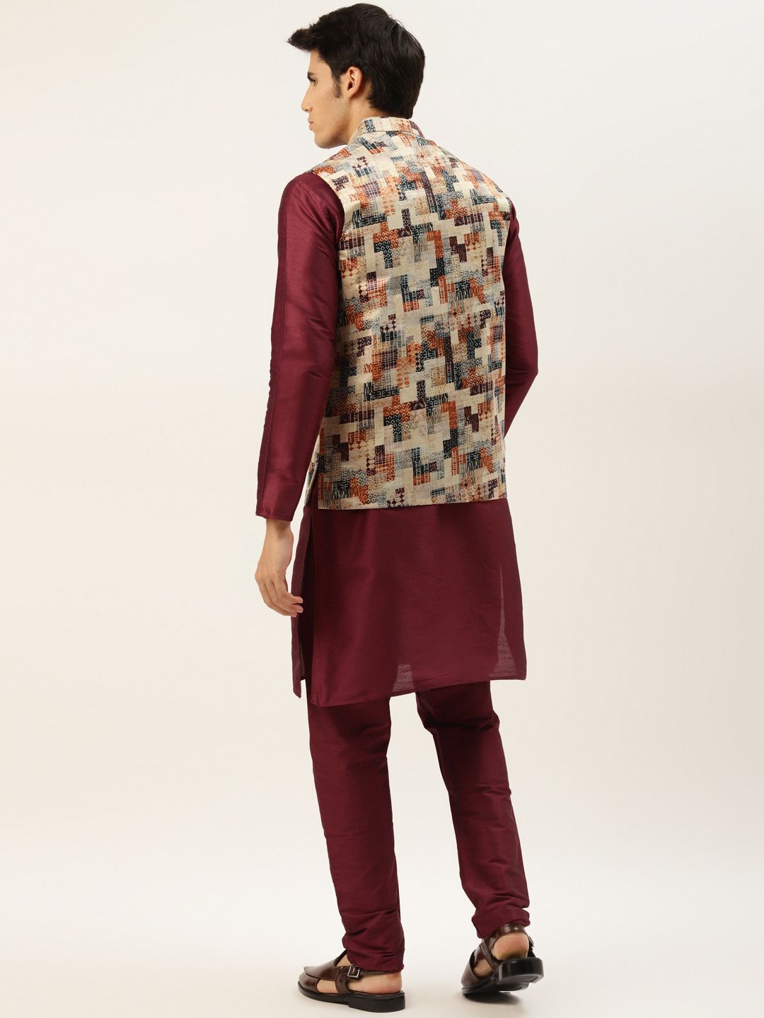 SOJANYA Men Maroon Solid Kurta Set With Printed Jacket