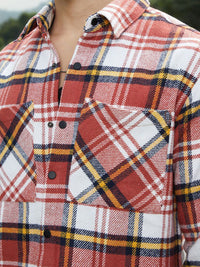 Campus Sutra Men Comfort Opaque Checked Casual Shirt