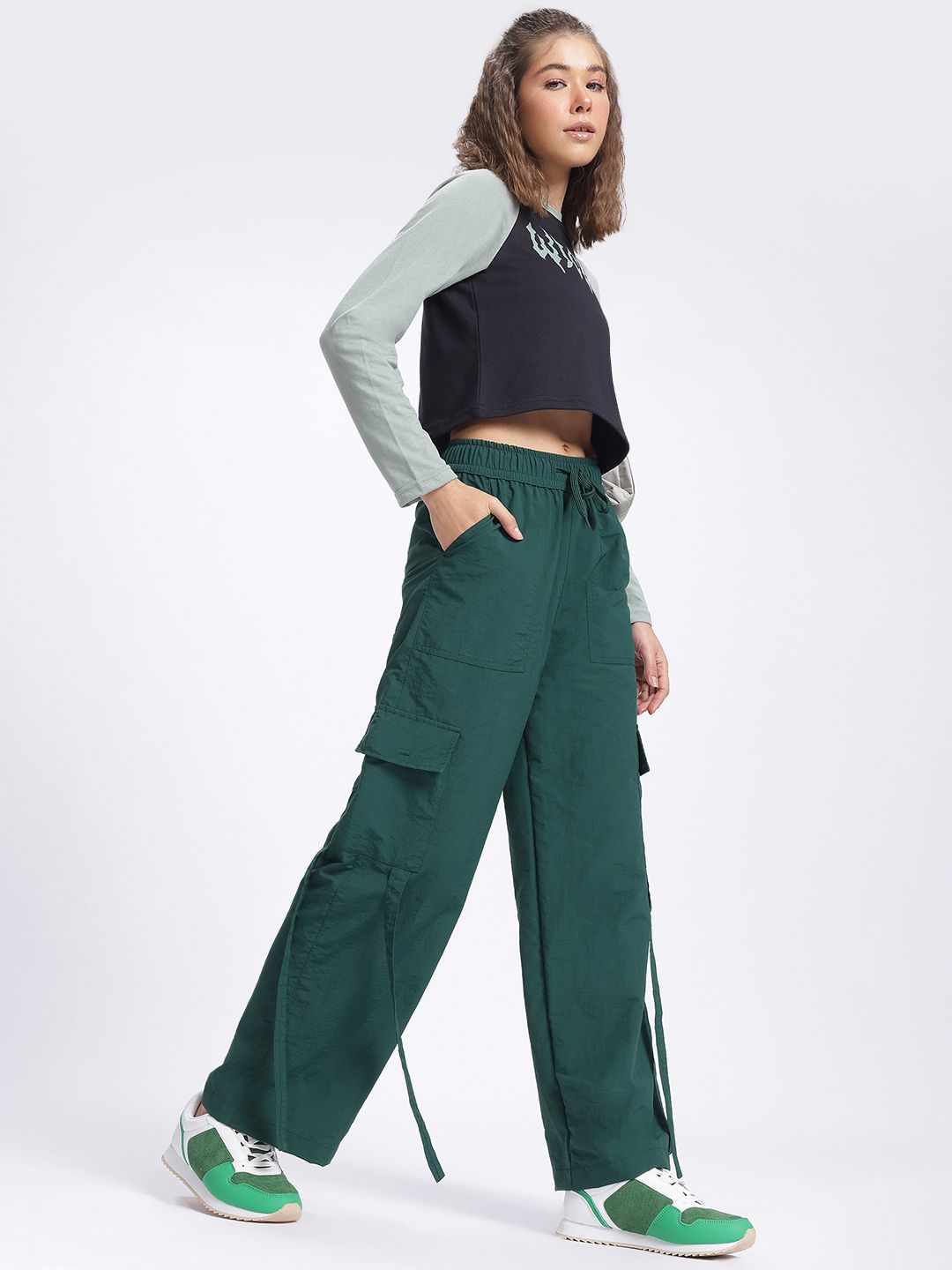 DressBerry Women Urban Utility Fresh Finds Cargo Trousers