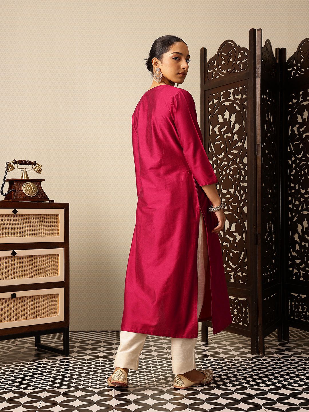 House of Pataudi V-Neck Embroidered Rozana Kurta