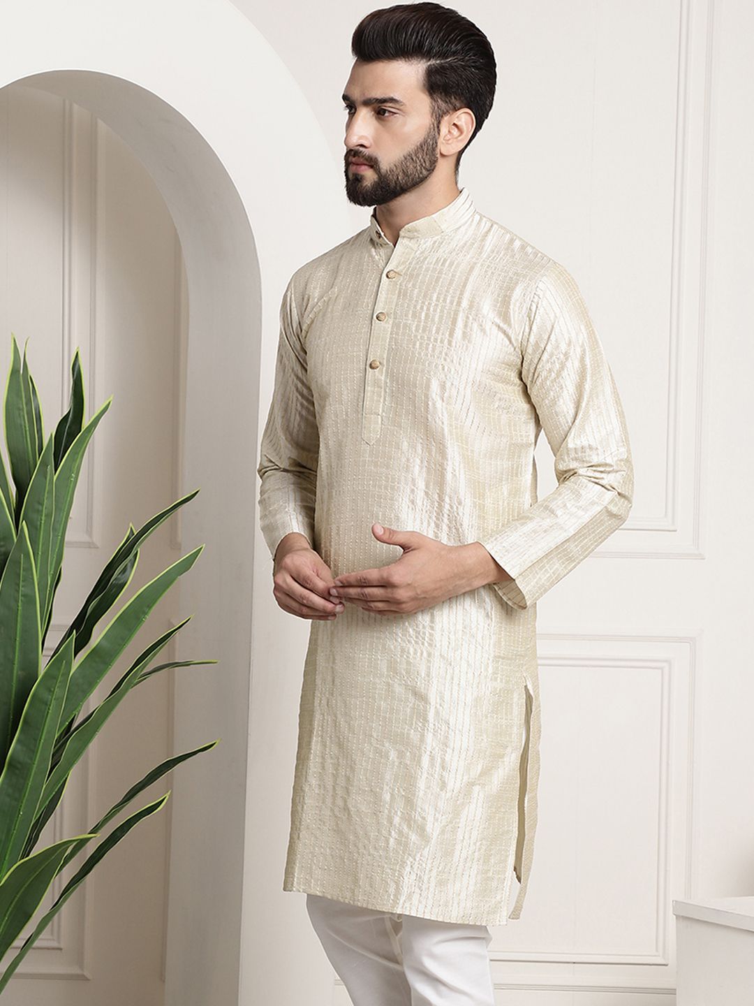 SOJANYA Men Off White & Golden Striped Straight Kurta