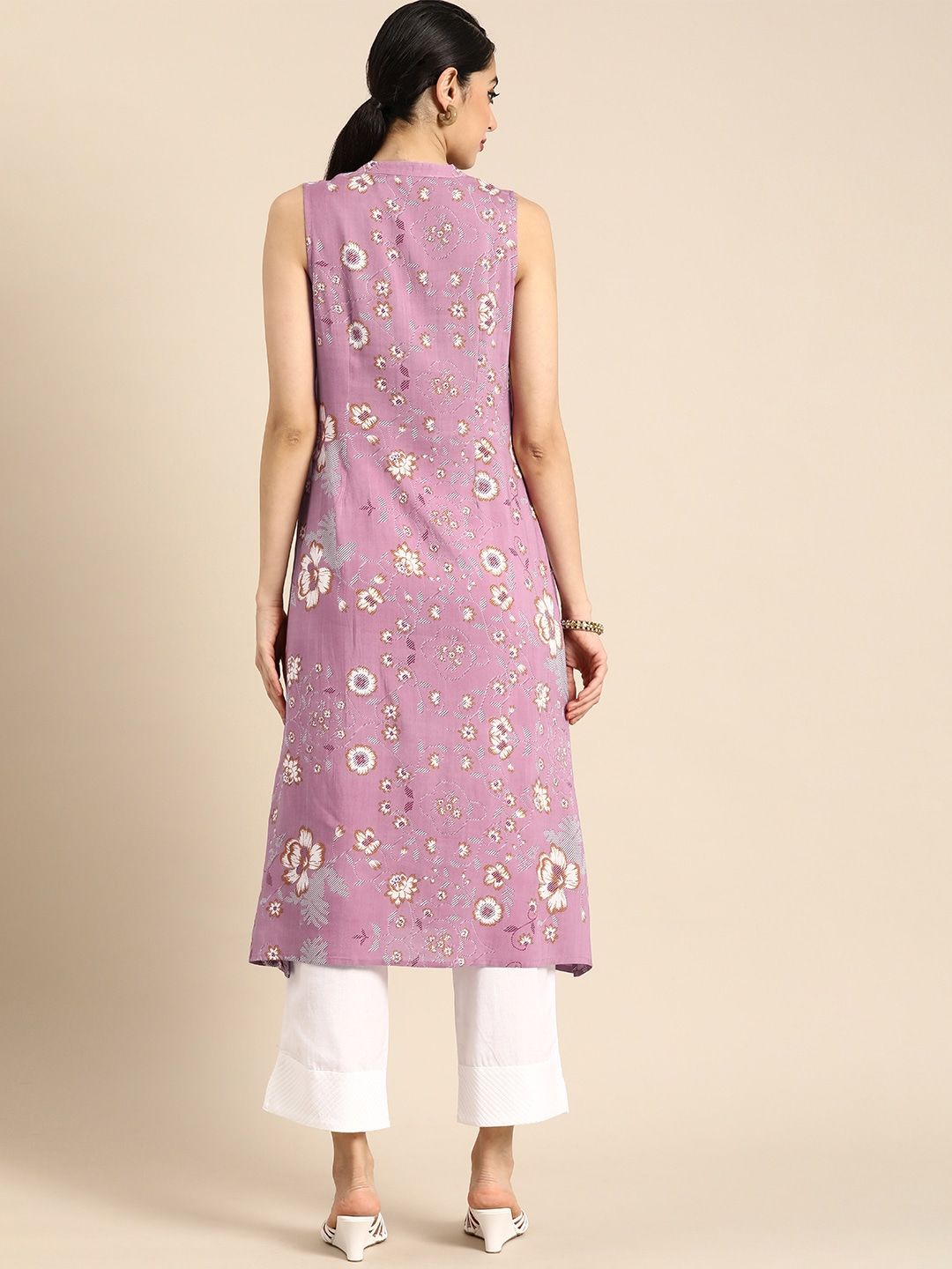 Anouk Women Floral Printed Keyhole Neck Kurta With Tie Up Details