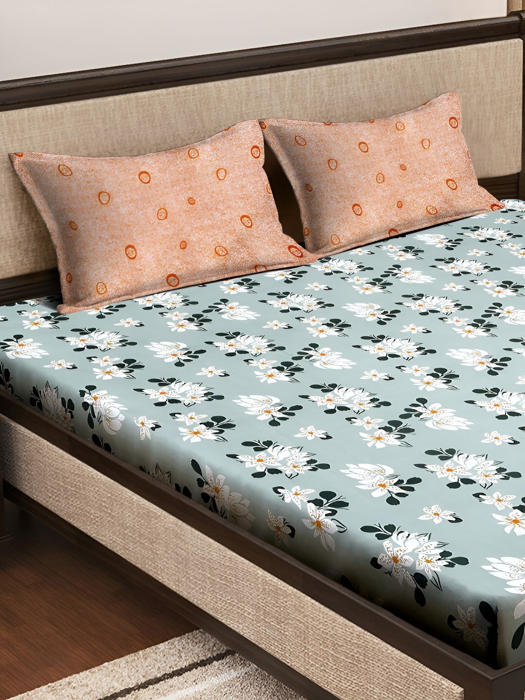 KLOTTHE Blue & White Floral Printed 300TC Super King Bedsheet With 2 Pillow Covers