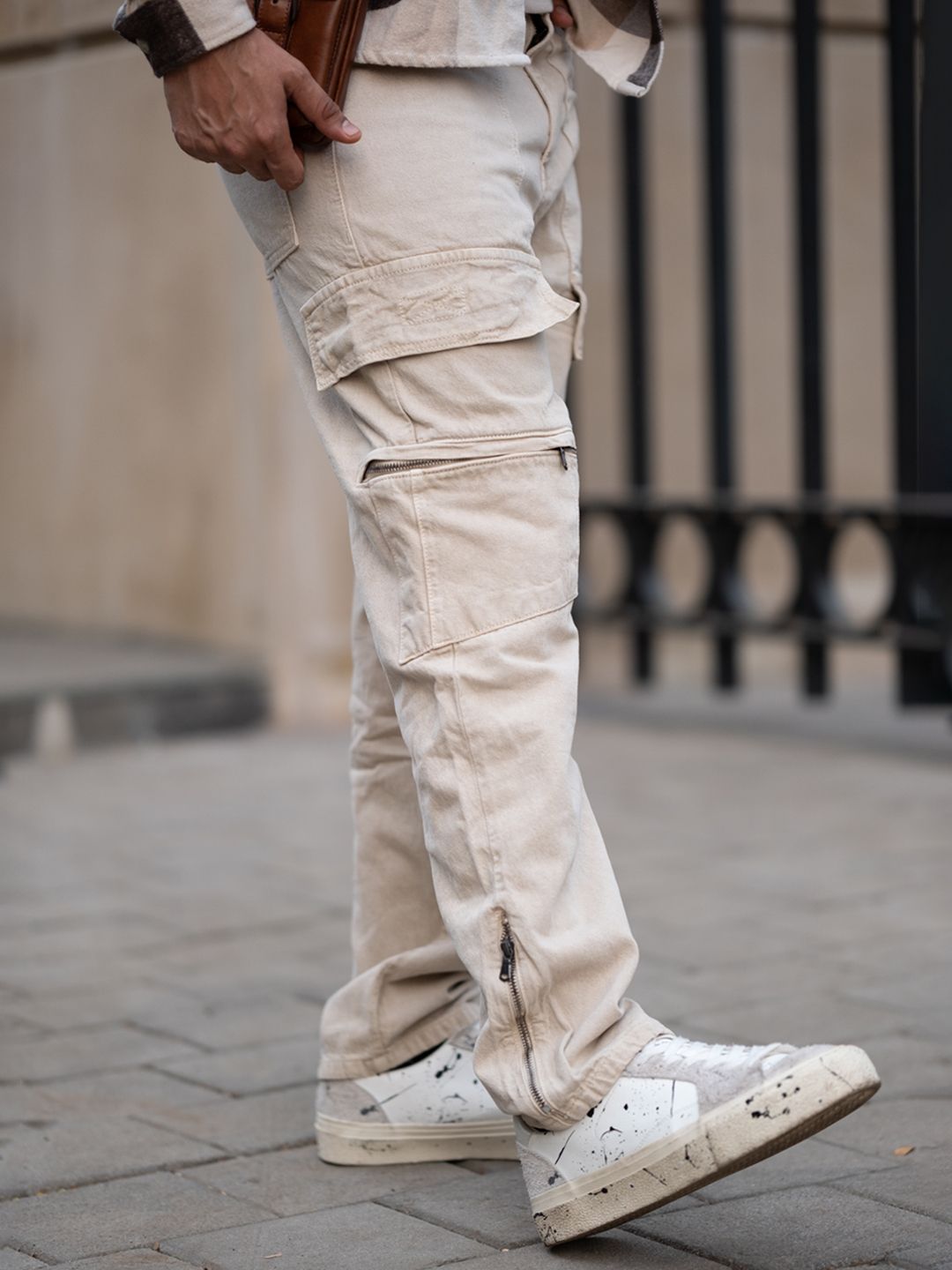 Powerlook Men Loose Fit Cotton Cargos Trousers