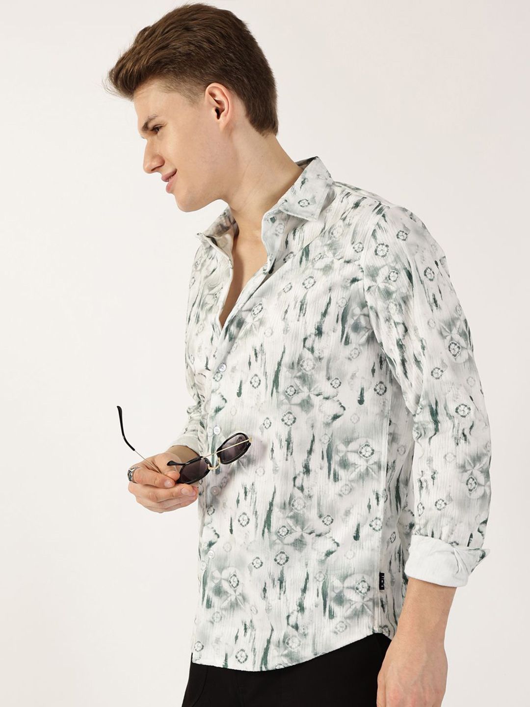 Thomas Scott Men Premium Cutaway Collar Abstract Printed Casual Shirt