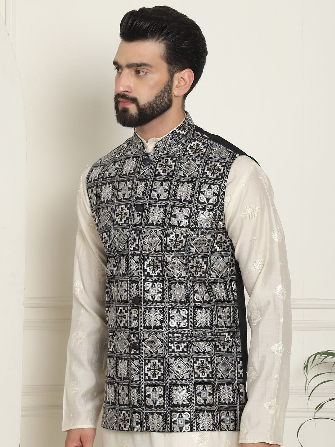 SOJANYA Embroidered Woven Nehru Jackets