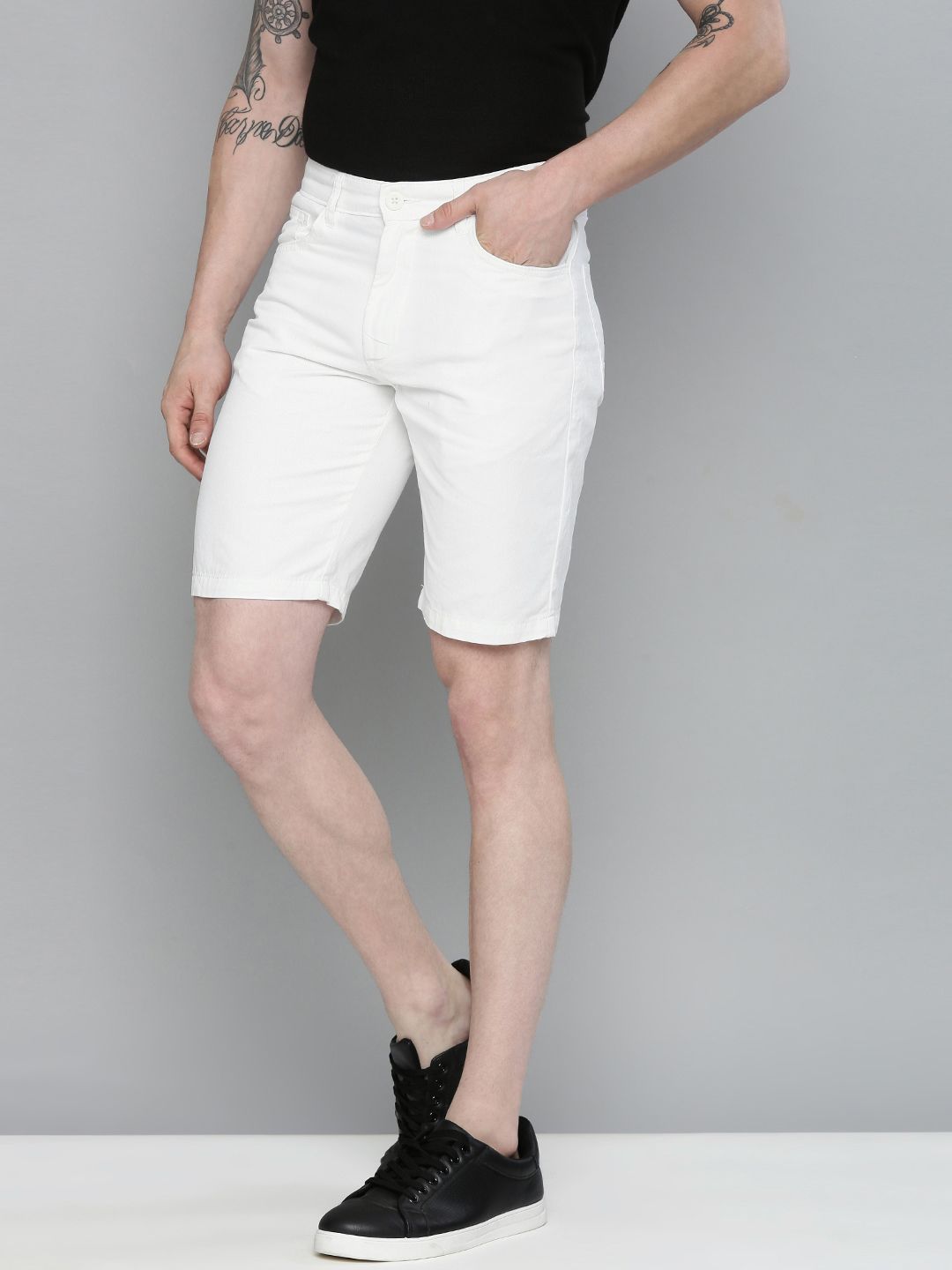 The Indian Garage Co Men White Slim Fit Chino Shorts