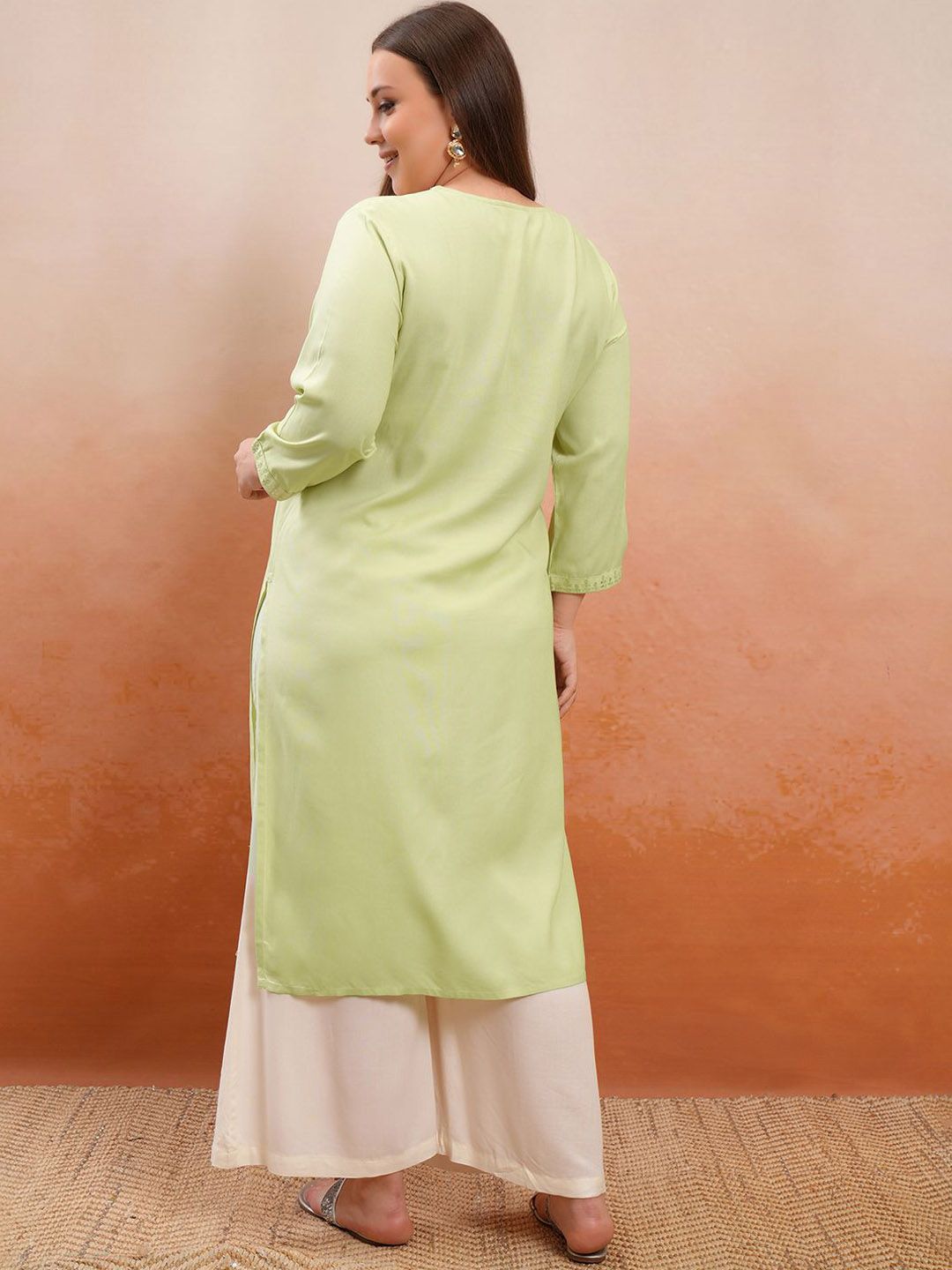 Vishudh Plus Size Green Floral Yoke Design Thread Work Straight Kurta