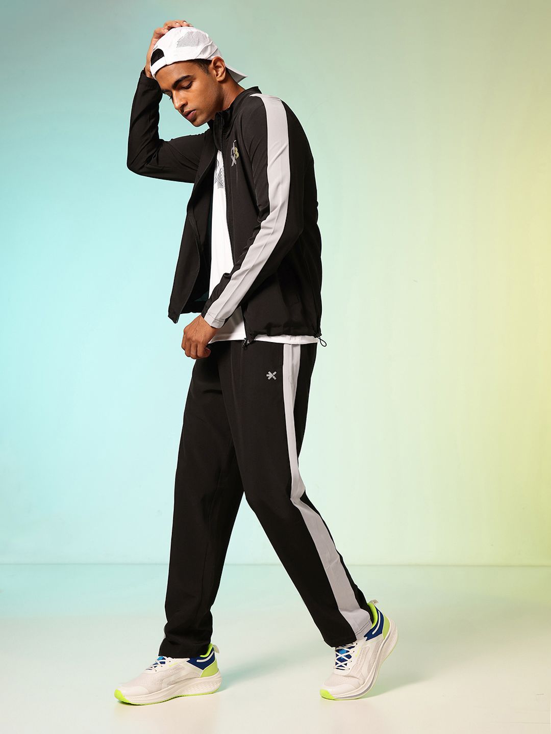 HRX by Hrithik Roshan Colourblocked Rapid Dry Running Tracksuit