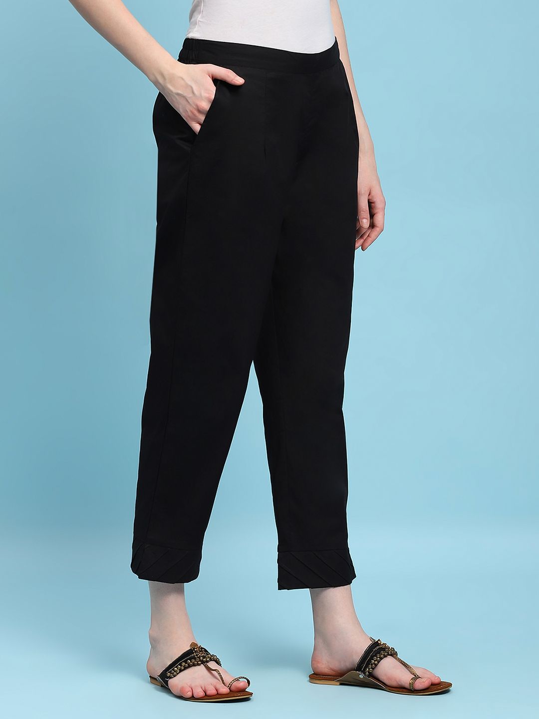 House of Chikankari Women Black Cotton Solid Pant