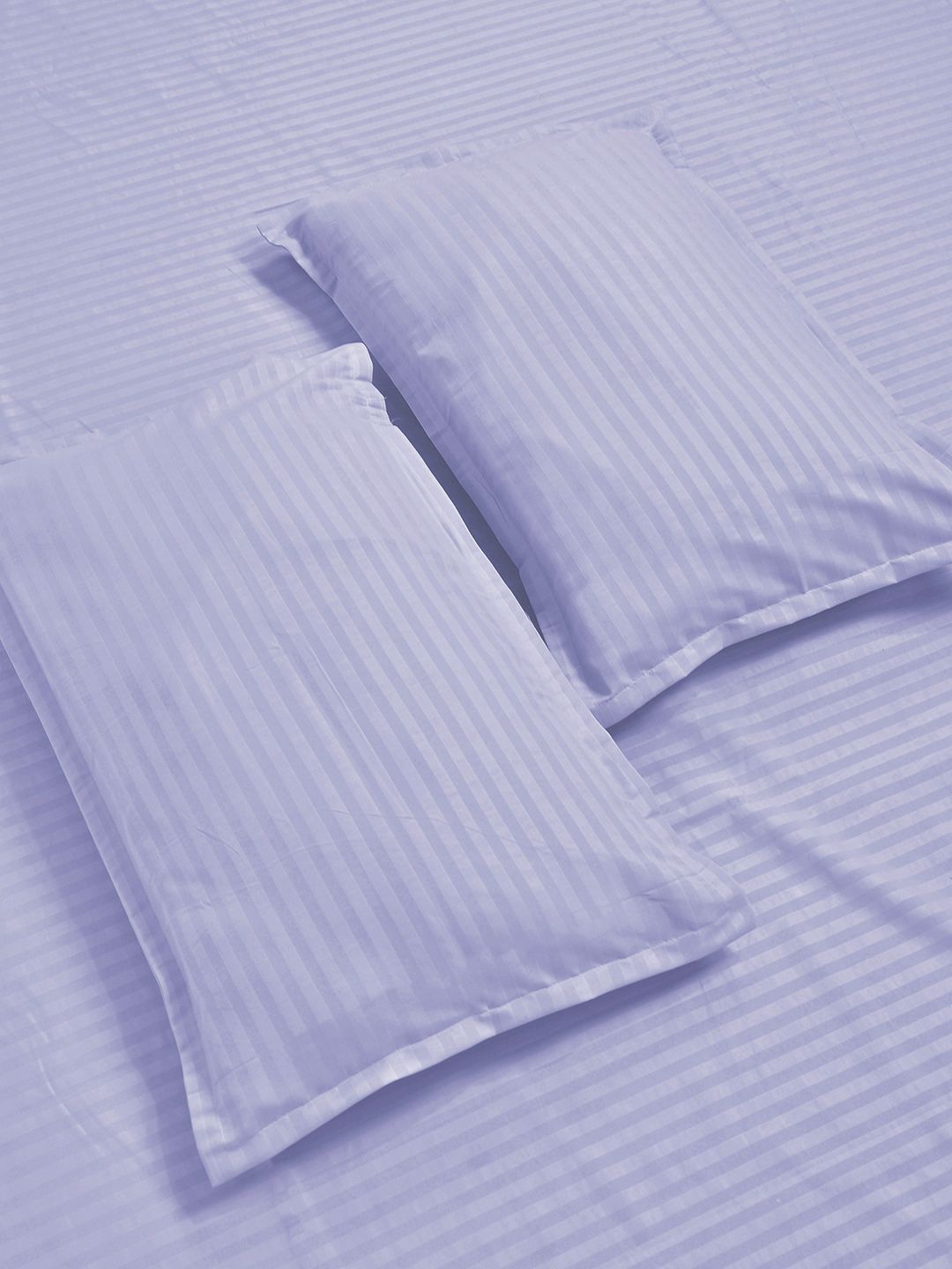 Myntra Elegant Homes Lavender & White Striped 300 TC King Bedsheet dengan 2 Sarung Bantal