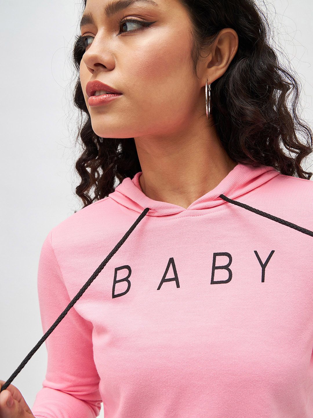 SASSAFRAS Women Pink Solid Hooded Cropped Sweatshirt with Printed Detail