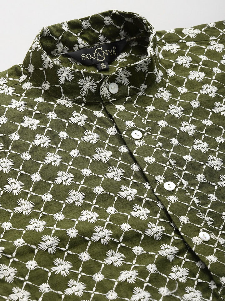 SOJANYA Men Green Ethnic Motifs Embroidered Thread Work Kurta with Churidar