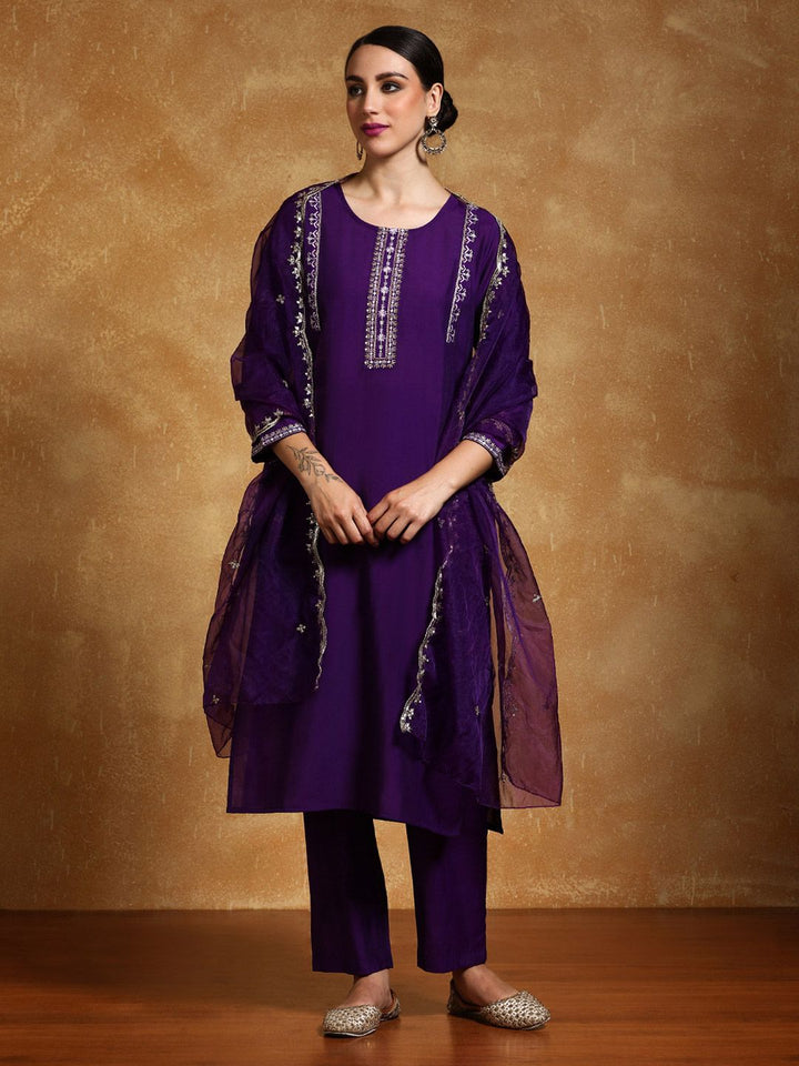 Varanga Women Ethnic Motifs Embroidered Thread Work Kurta with Trousers & With Dupatta