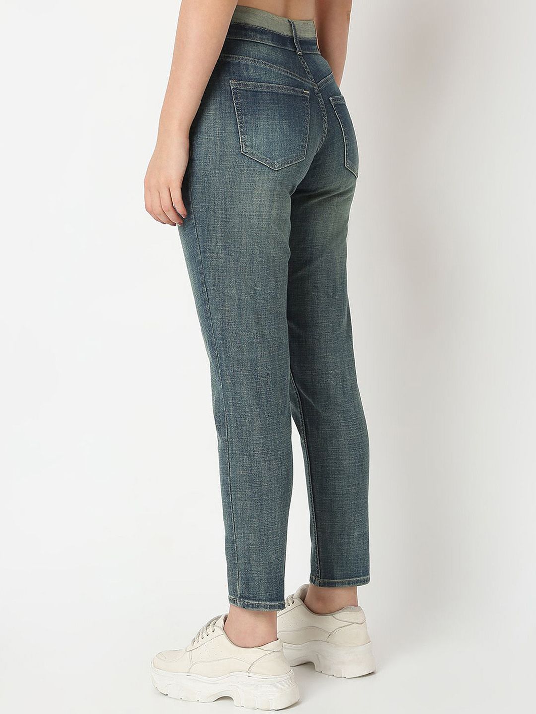 SPYKAR Women Slim Fit Mid-Rise Light Fade Jeans