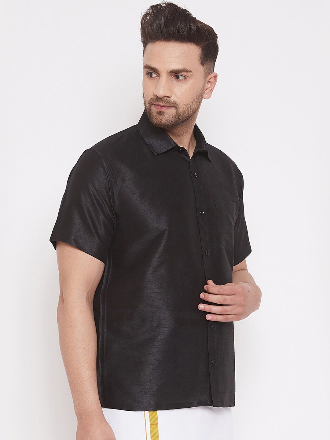 VASTRAMAY Men Black Regular Fit Solid Casual Shirt