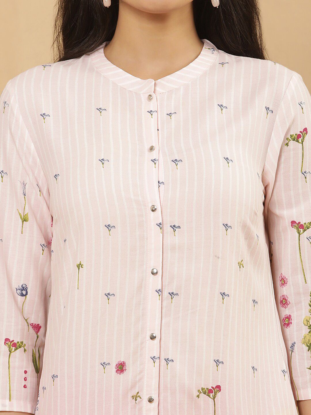 W Floral Printed Mandarin Collar Straight Kurta With Leggings
