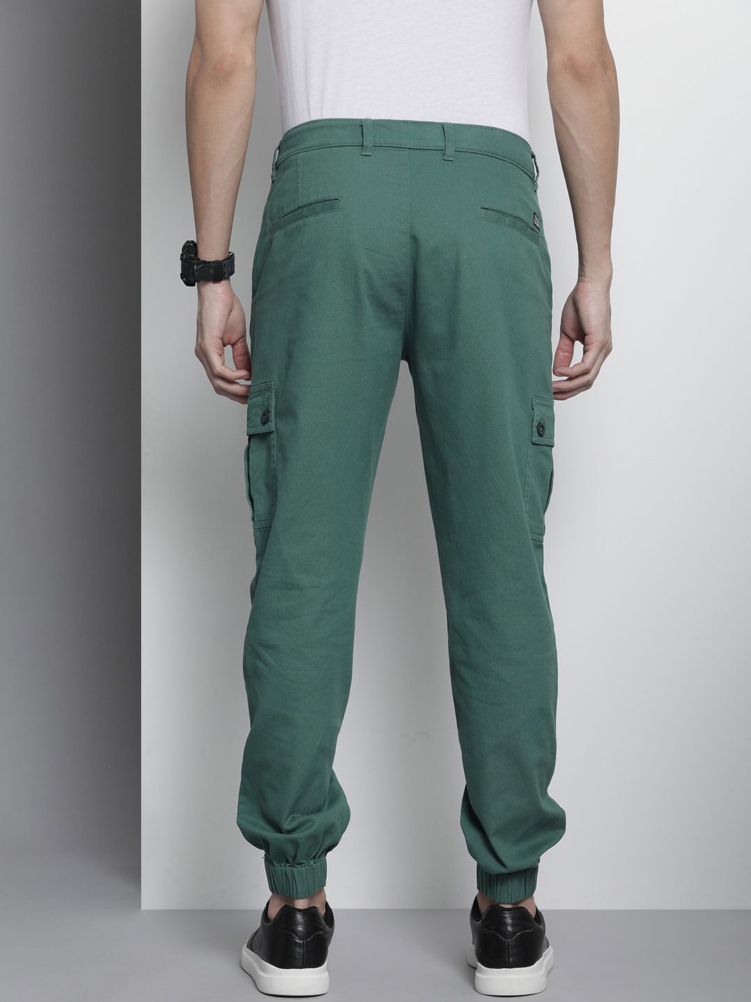 The Indian Garage Co Men Green Slim Fit Cargos Trousers