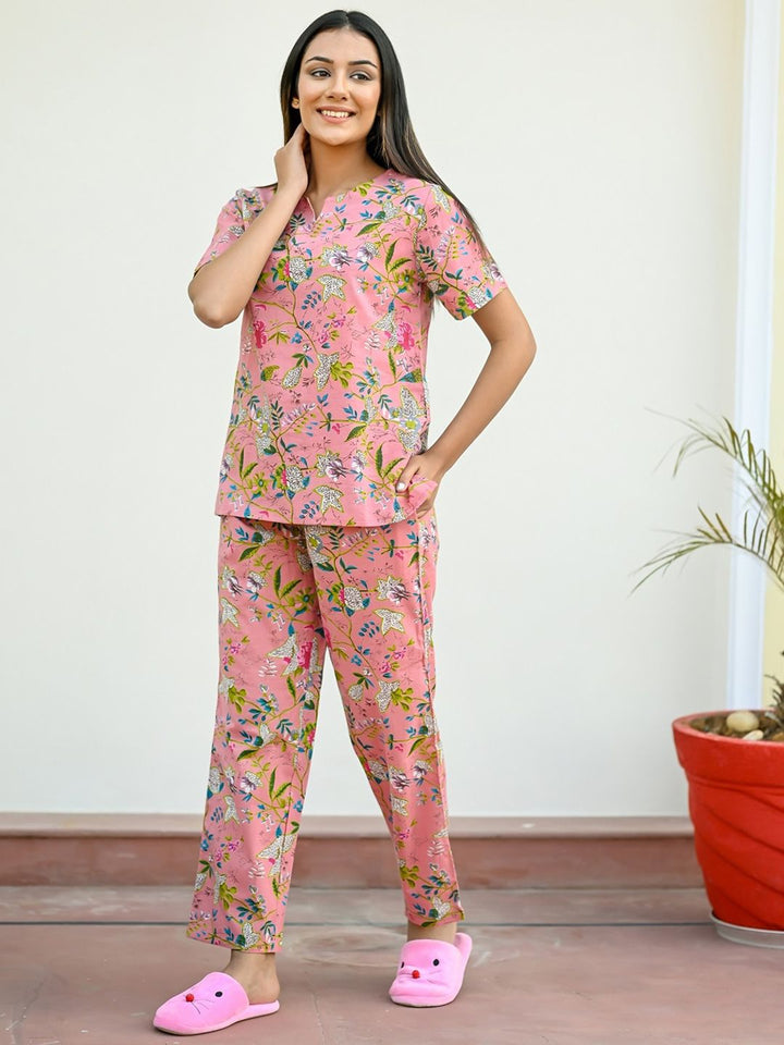 SANSKRUTIHOMES Women Peach-Coloured & Green Printed Pure Cotton Night suit