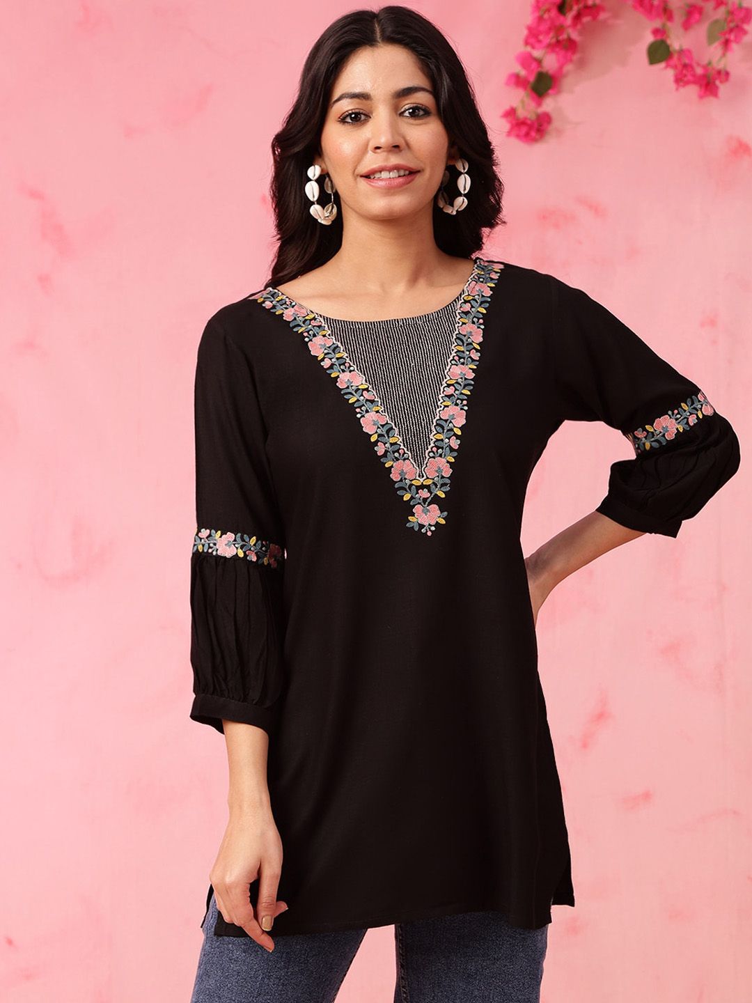 Anouk Floral Embroidered Round Neck Thread Work Straight Short Kurti
