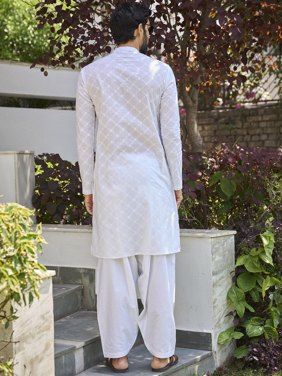 See Designs Mandarin Collar Floral Embroidered Chikankari Pure Cotton Kurta