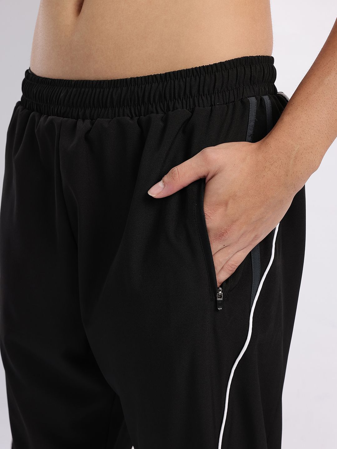 HRX by Hrithik Roshan Men Panelled Rapid-Dry Training Joggers