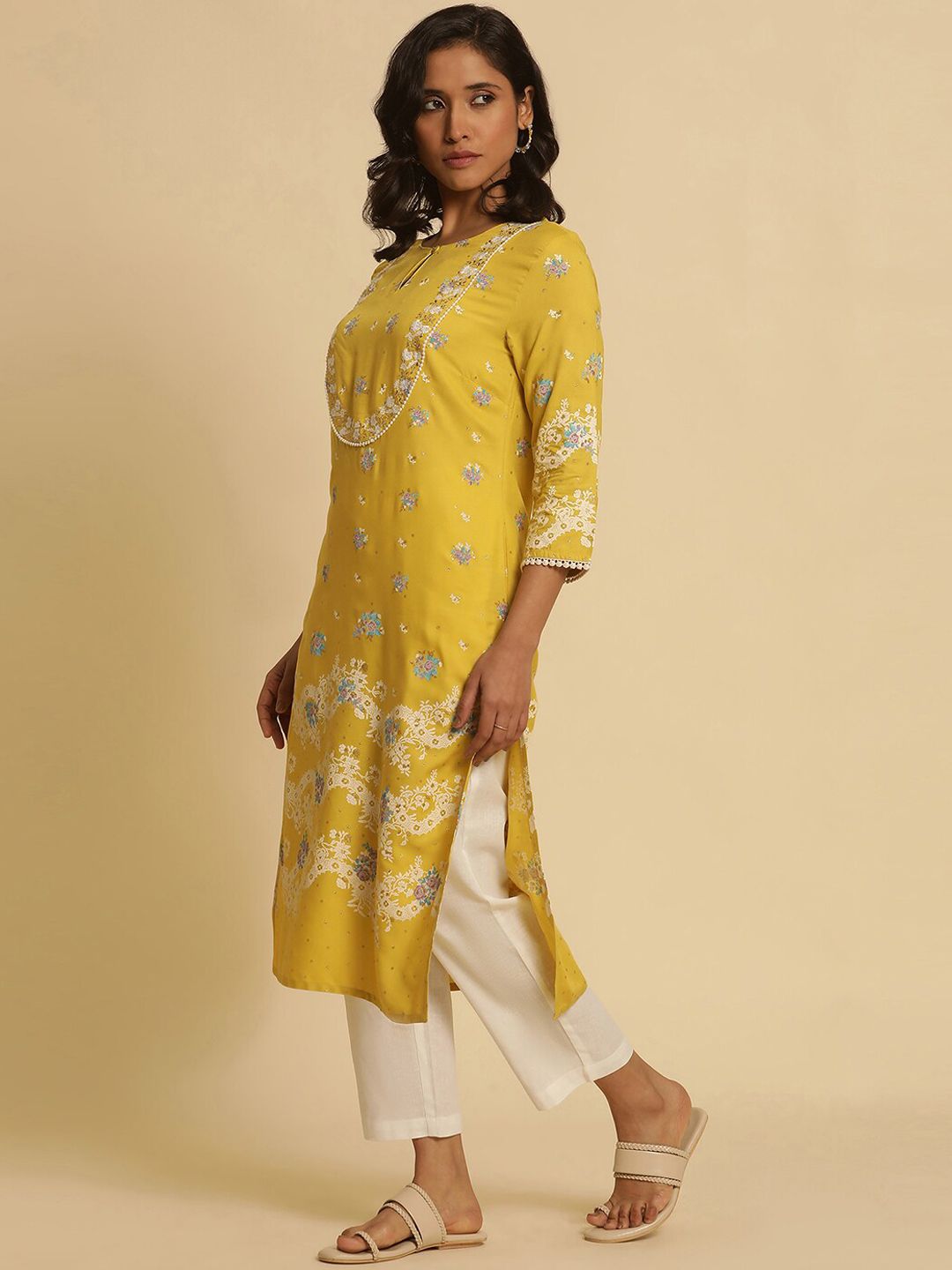 W Floral Embroidered Thread Work Kurta