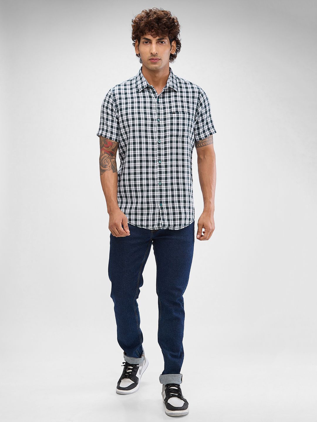SPYKAR Men Micro Checks Spread Collar Slim Fit Casual Shirt