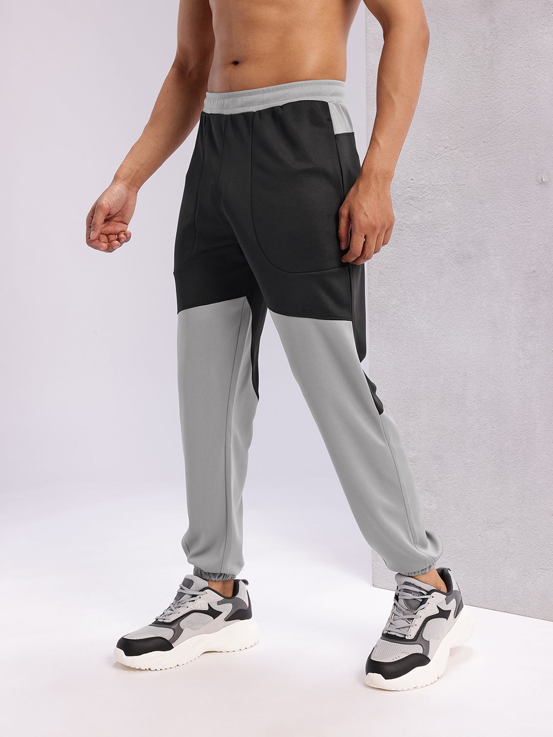 HRX by Hrithik Roshan Men Colourblocked Rapid-Dry Running Joggers