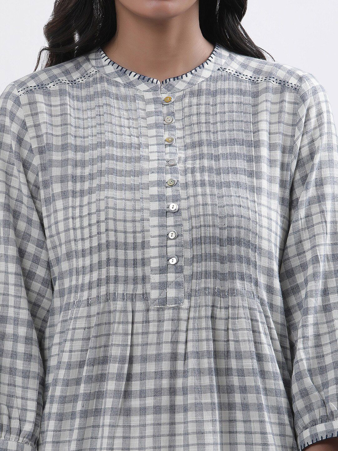 W Women Checked Mandarin Collar Kurta