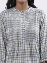 W Women Checked Mandarin Collar Kurta
