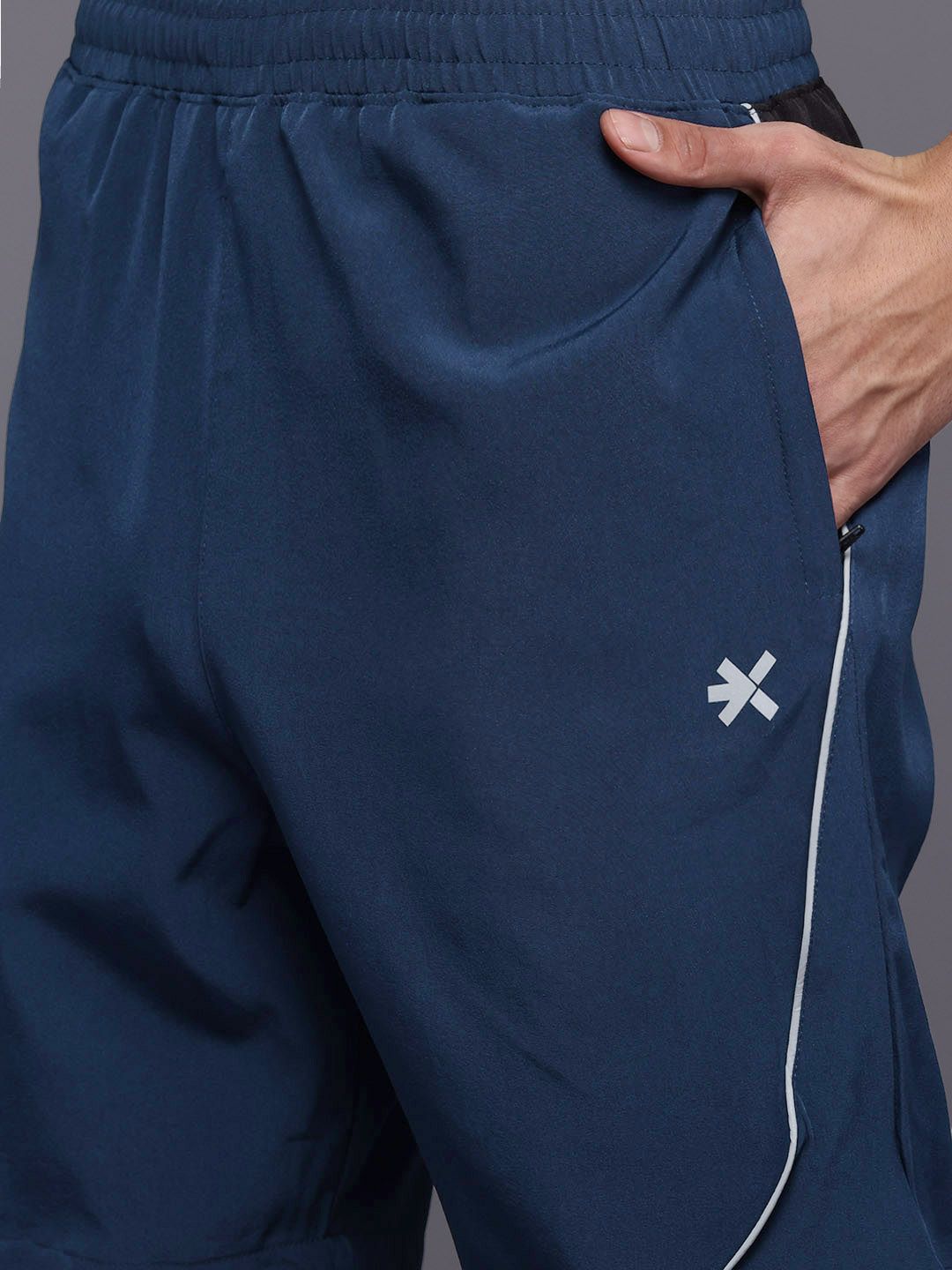 HRX by Hrithik Roshan Rapid-Dry Training Tracksuit With Reflective Detail
